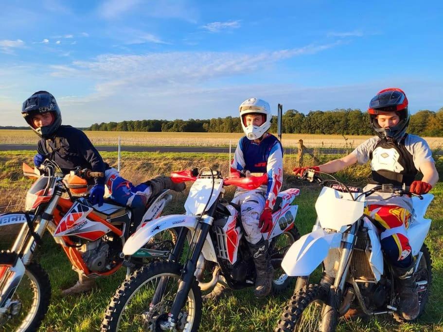 Gite Au Haras D'Agathe Et Ses Princes Les Barils Zewnętrze zdjęcie